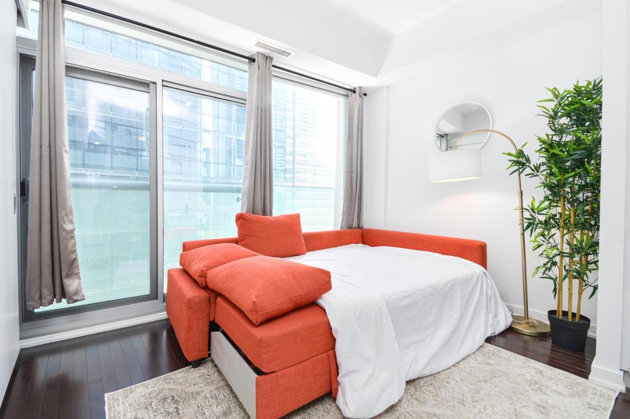 Downtown Toronto Condo Mins From Scotiabank Arena, Tiff, Cn Tower, Union, Mtcc Bagian luar foto