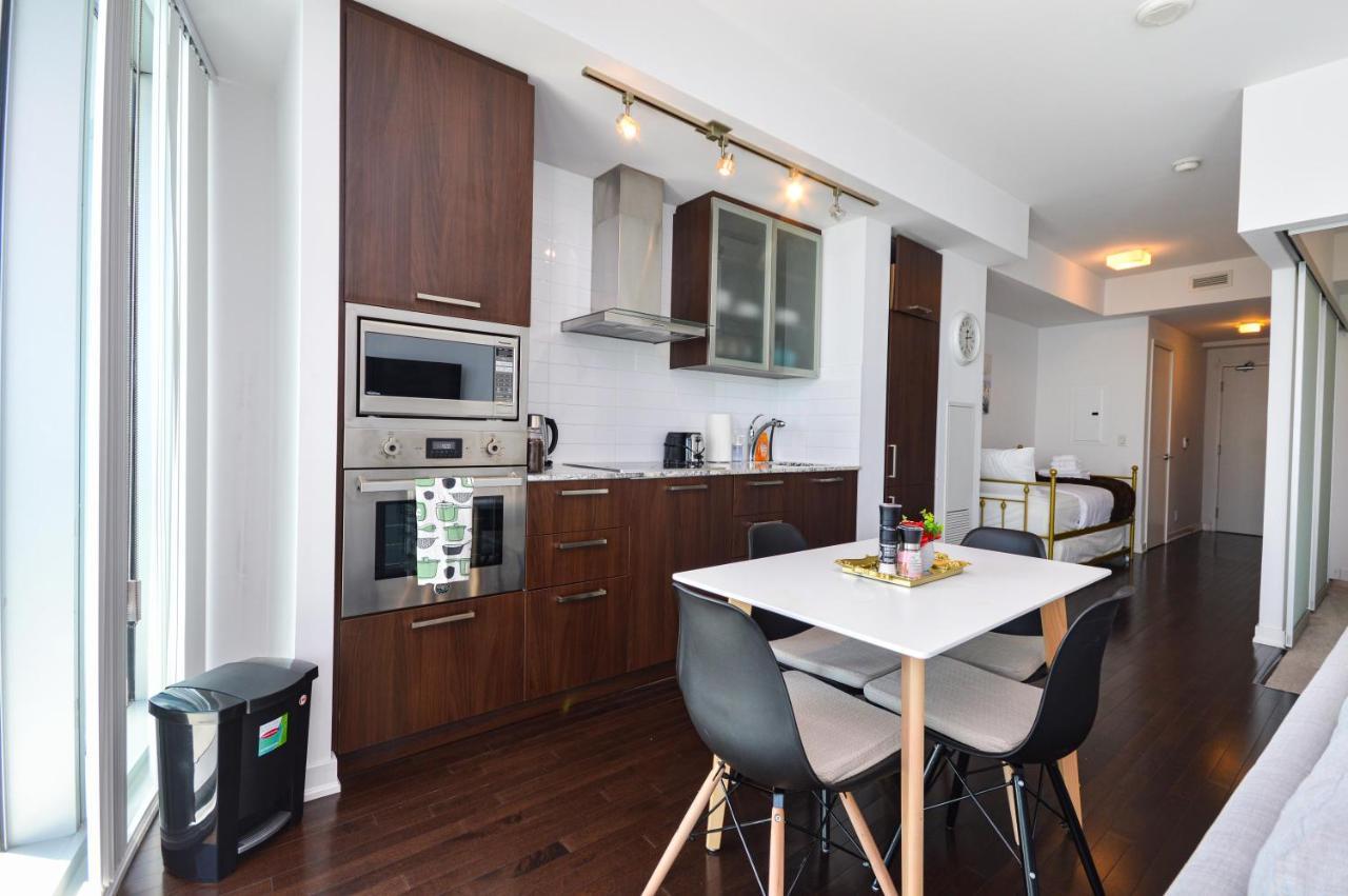 Downtown Toronto Condo Mins From Scotiabank Arena, Tiff, Cn Tower, Union, Mtcc Bagian luar foto