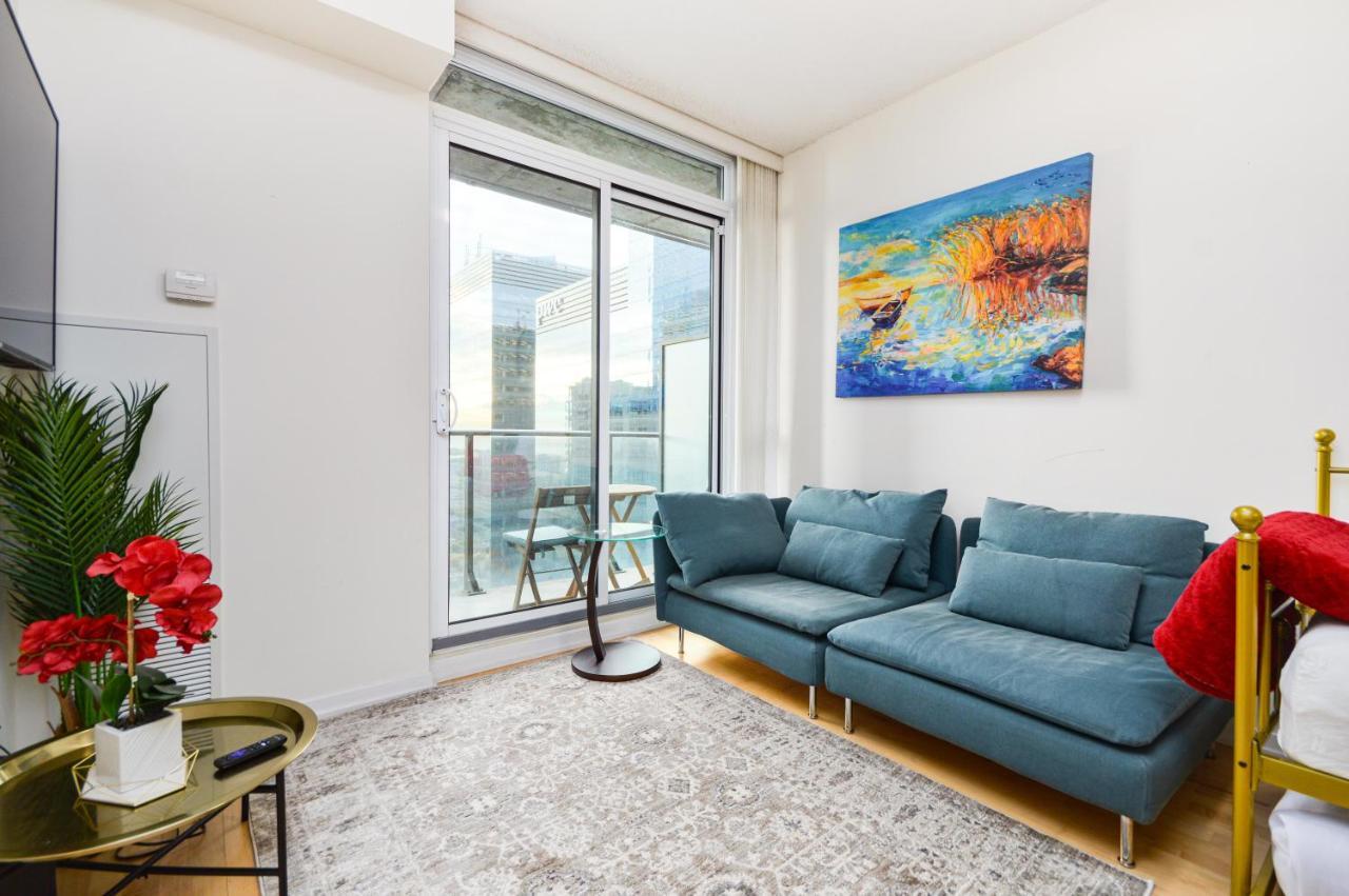 Downtown Toronto Condo Mins From Scotiabank Arena, Tiff, Cn Tower, Union, Mtcc Bagian luar foto